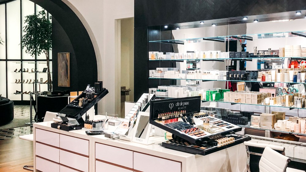 Banana Republic Tests Beauty With Cos Bar Shop-in-Shop