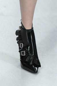 Details at Louis Vuitton RTW SS19