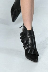Details at Louis Vuitton RTW SS19