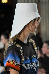 Details at Louis Vuitton RTW SS19