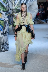 Alexander McQueen RTW Spring 2019