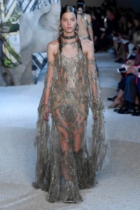 Alexander McQueen RTW Spring 2019