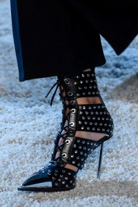 Details at Alexander McQueen RTW Spring 2019