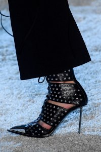 Details at Alexander McQueen RTW Spring 2019
