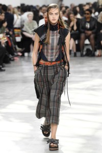 Sacai RTW Spring 2019