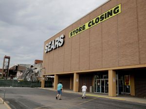 A Sears store slated for closing in Overland Park, KanSears, Overland Park, USA, Jul 2017.