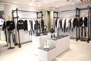 Kim Jones Unveils Dior Men’s Spring 2019 Collection at Tokyo Pop-Up