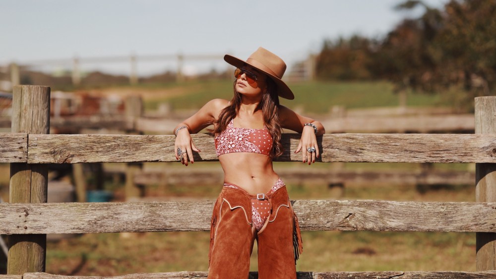 Danielle Bernstein Onia