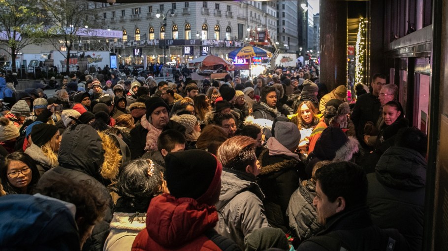 Thin Crowds Signal Cash Flowing Online: Black Friday Update