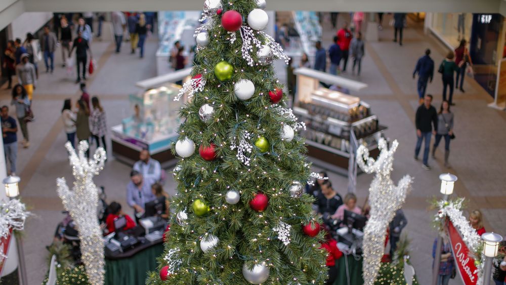 Bargain Hunters Seek Low Price Deals During 'Black Friday' Holiday Shopping at the Lenox Square Mall in Atlanta Georgia Usa 25 November 2016 Black Friday is the Day After the Usa Thanksgiving Day and is Regarded As the Start of the Us Christmas Shopping Season United States AtlantaUsa Black Friday - Nov 2016