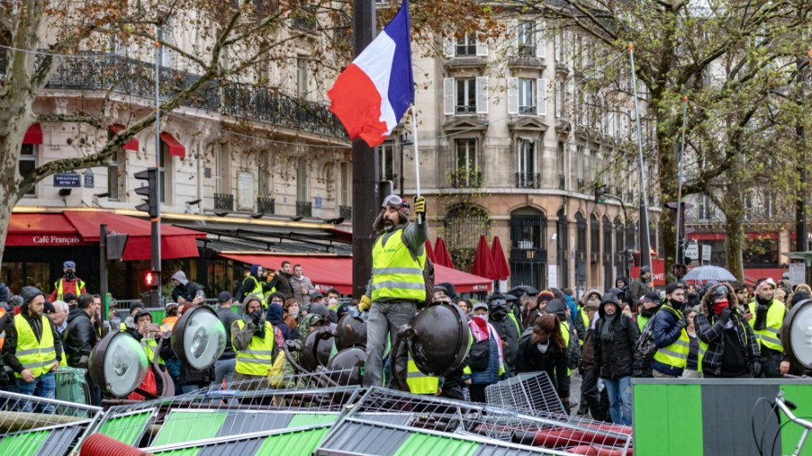 Billions at Stake for Retail as Paris Riots Rage on This Holiday