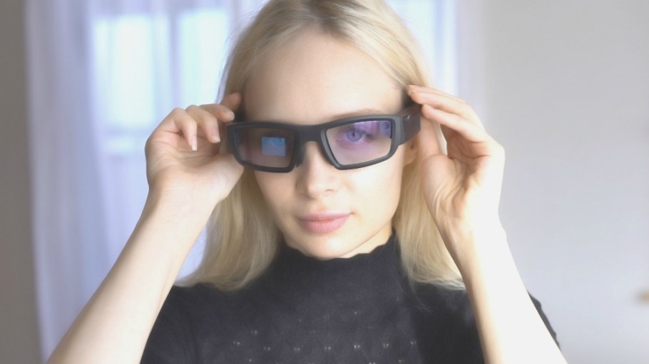 Smart eyewear maker Vuzix and Japanese marketplace Mercari teamed up to help people accomplish shopping tasks with high-tech glasses.