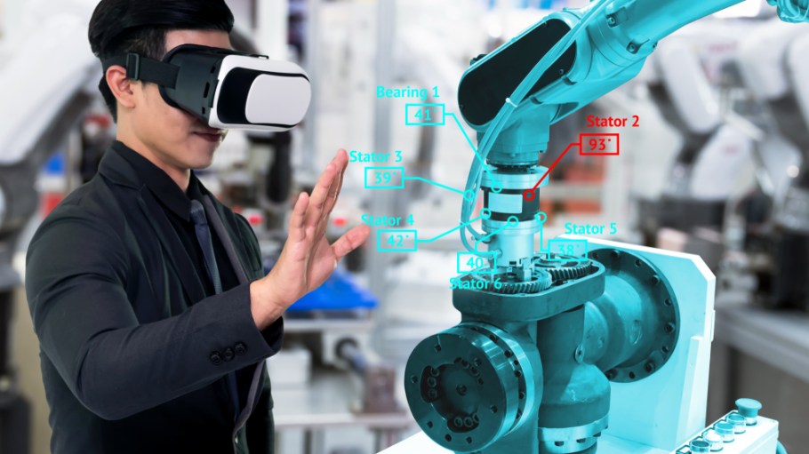 Last year was all about big data analytics, but in 2018 U.S. manufacturers focused on wearables' value in enhancing business processes.