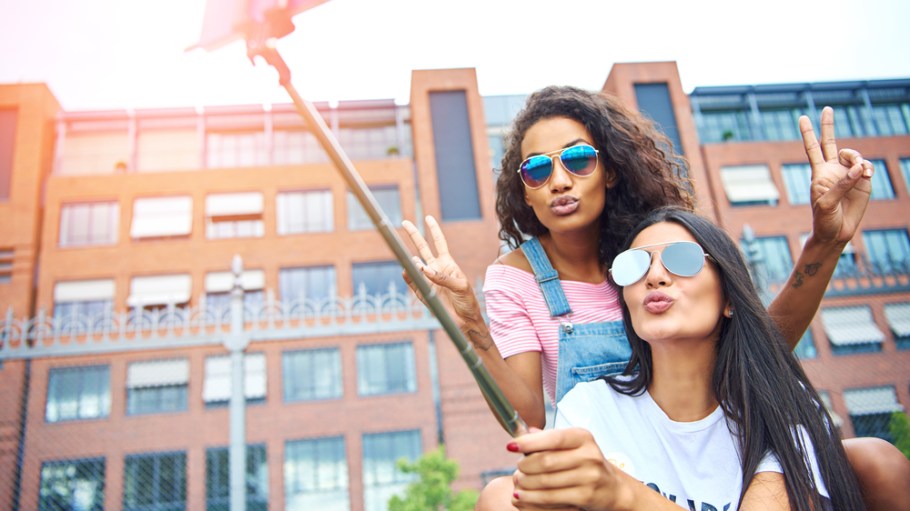 amazon selfies read your calendar augmented reality virtual mannequin
