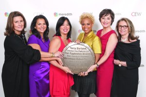 Nicky Kinnaird, Veronique Gabai-Pinsky, Jeannine Shao-Collins, Esi Eggleston-Bracey and Terry Darland with Jacobson at the 2009 Achiever Awards.