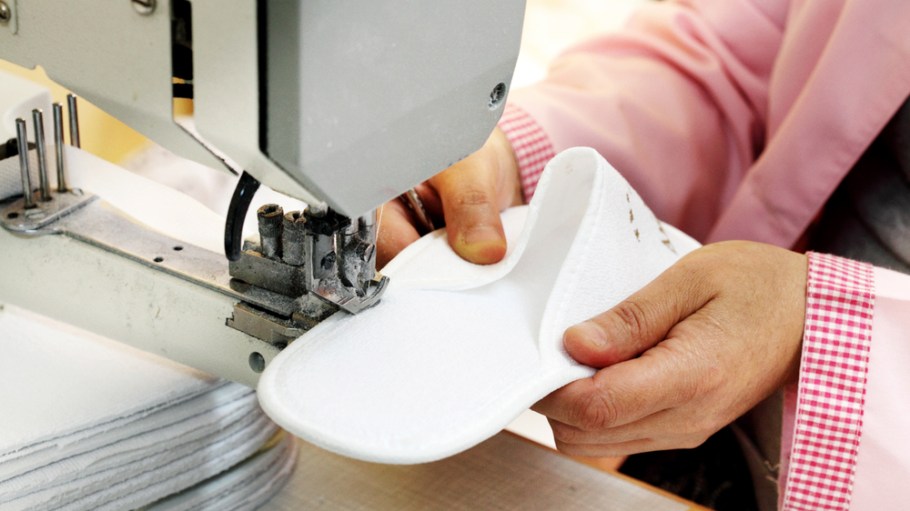 China Leads Slump in Asia Factories, Euro-Area Growth Cools