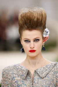 Details at Chanel Couture Spring 2018