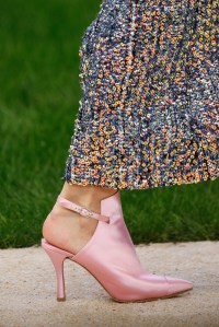 Details at Chanel Couture Spring 2018