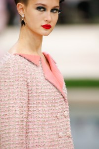 Details at Chanel Couture Spring 2018