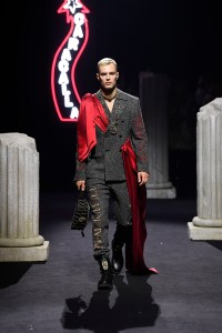Moschino Pre-Fall 2019