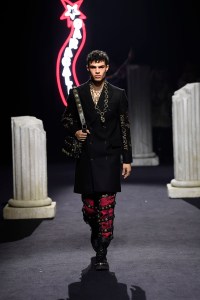 Moschino Pre-Fall 2019
