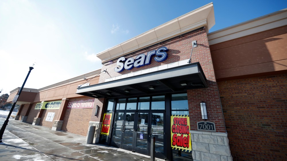 Sears store Streets of Southglenn, Sears store in Streets of Southglenn. Signs mark the closing of a Sears store in the Streets of Southglenn mall in Littleton, Colo. Sears confirmed Thursday, Jan. 17, that chairman and largest shareholder Eddie Lampert's hedge fund has won tentative approval for a $5.2 billion plan to buy 425 stores and the rest of its assetsSears Survival - 31 Dec 2018