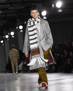 E.Tautz