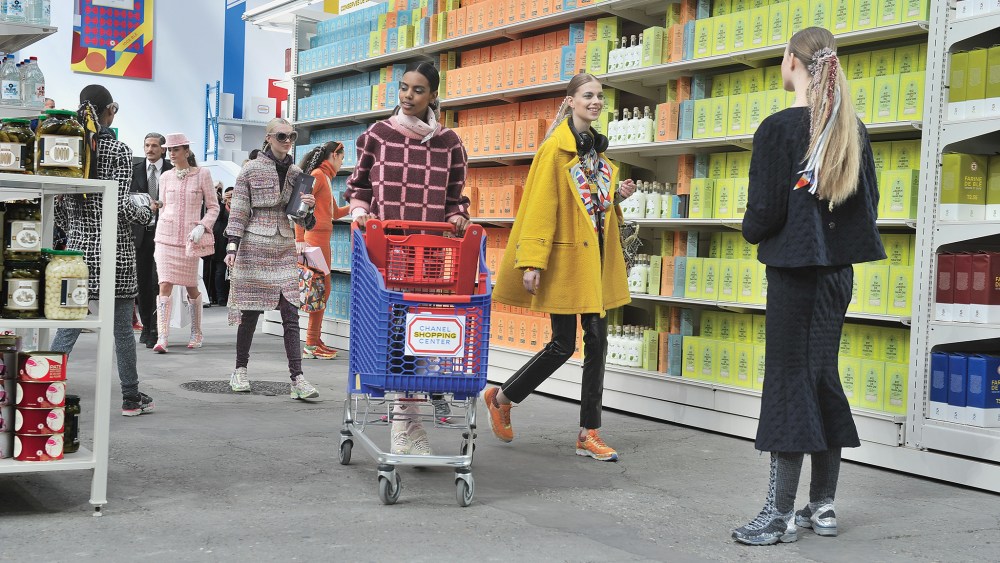Chanel Fall 2014, fashion designer karl lagerfeld set designs