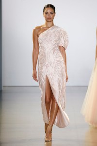 Cong Tri RTW Fall 2019