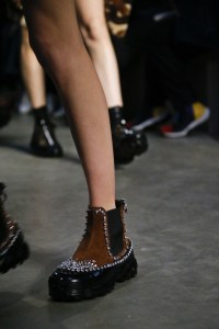 Details at Burberry RTW Fall 2019