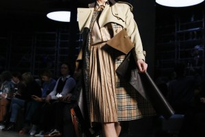 Details at Burberry RTW Fall 2019