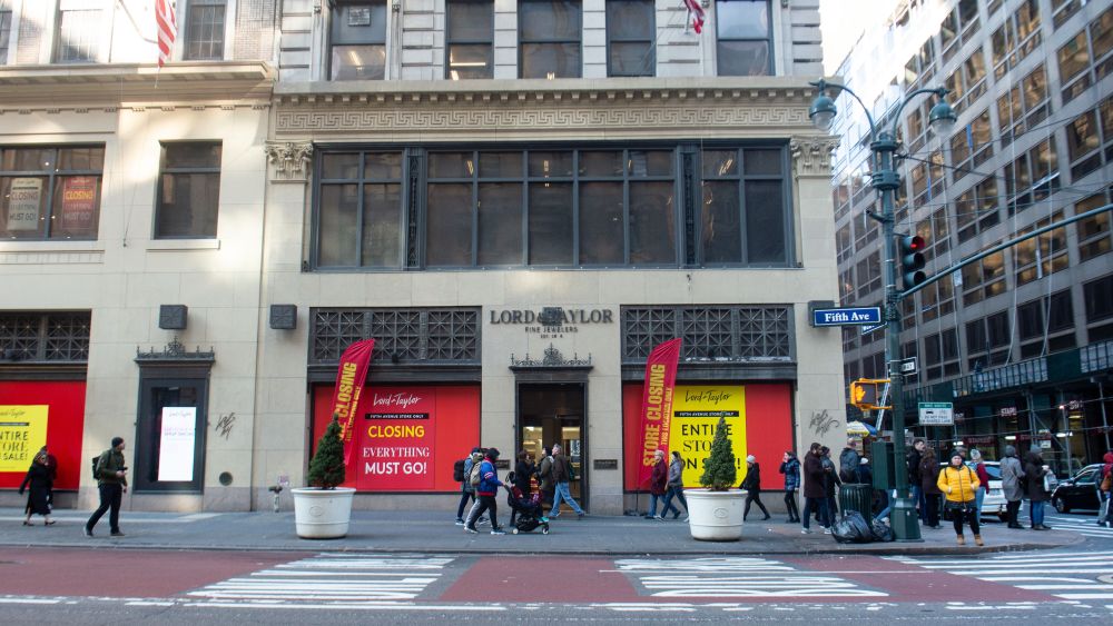 The Lord & Taylor 5th Ave store closing.