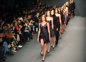 Models close out the Calvin Klein Fall 2003 fashion show with a final tour of the runway in New YorkFASHION KLEIN, NEW YORK, USA