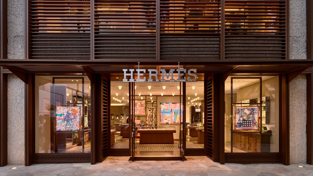 Hermes expanded and renovated the interior and exterior of its flagship at Royal Hawaiian Center.