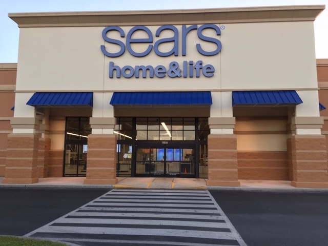 Sears' New Fashion-Free Home & Life Stores
