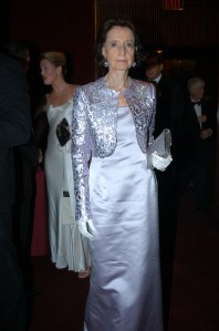 A guest attends the MET Suzy Menke event in New York City.
