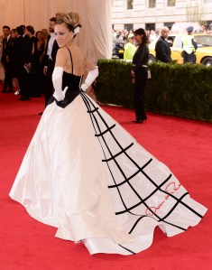 Sarah Jessica ParkerCostume Institute Gala Benefit celebrating Charles James: Beyond Fashion, Metropolitan Museum of Art, New York, America - 05 May 2014WEARING OSCAR DE LA RENTA