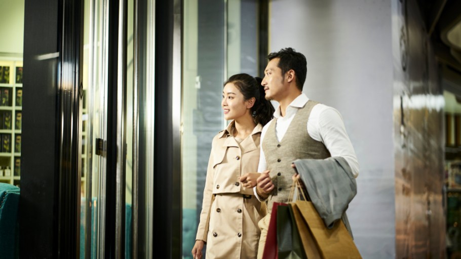 Chinese Luxury Consumption Expected to Grow More at Home Than Abroad