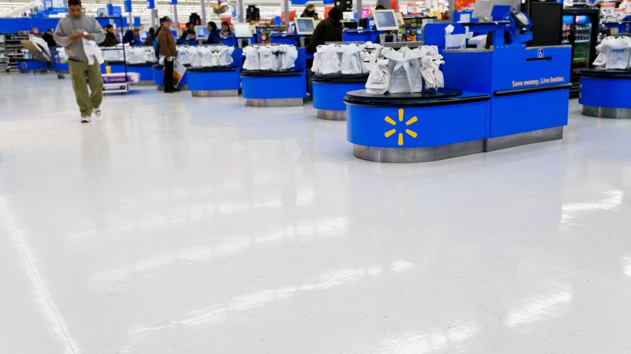 Walmart Puts Reusable Bags at Store Checkouts to Reduce Plastic