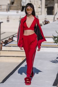 SYDNEY, AUSTRALIA - MAY 16: A model walks the runway during the Ten Pieces show at Mercedes-Benz Fashion Week Resort 20 Collections at Bondi Icebergs on May 16, 2019 in Sydney, Australia. (Photo by James Gourley/Getty Images)