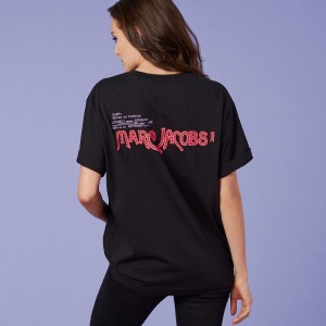 A Marc Jacobs T-shirt is also being sold.