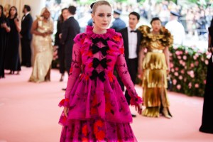 Rachel Brosnahan in Erdem.