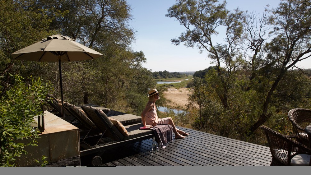 Hollywood Stylist Anita Patrickson's Amanu Sandals Set Hotel Deal