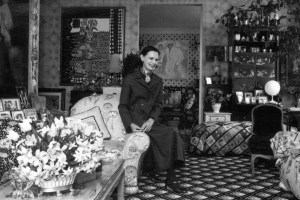 Portrait of socialite and heiress Gloria Vanderbilt at her home in New York in 1975.