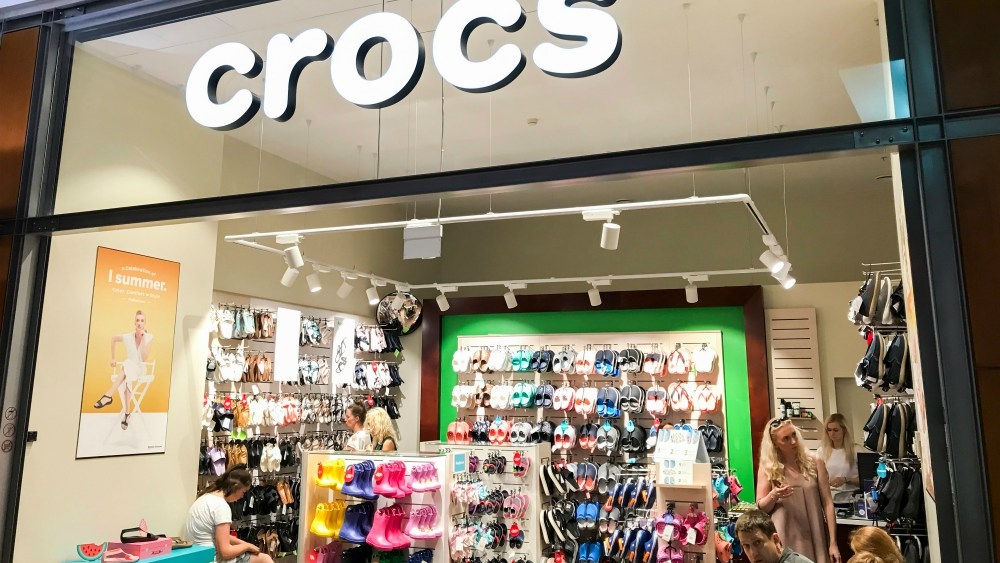Crocs Predicts Slashed Chinese Production Due to Footwear Tariffs