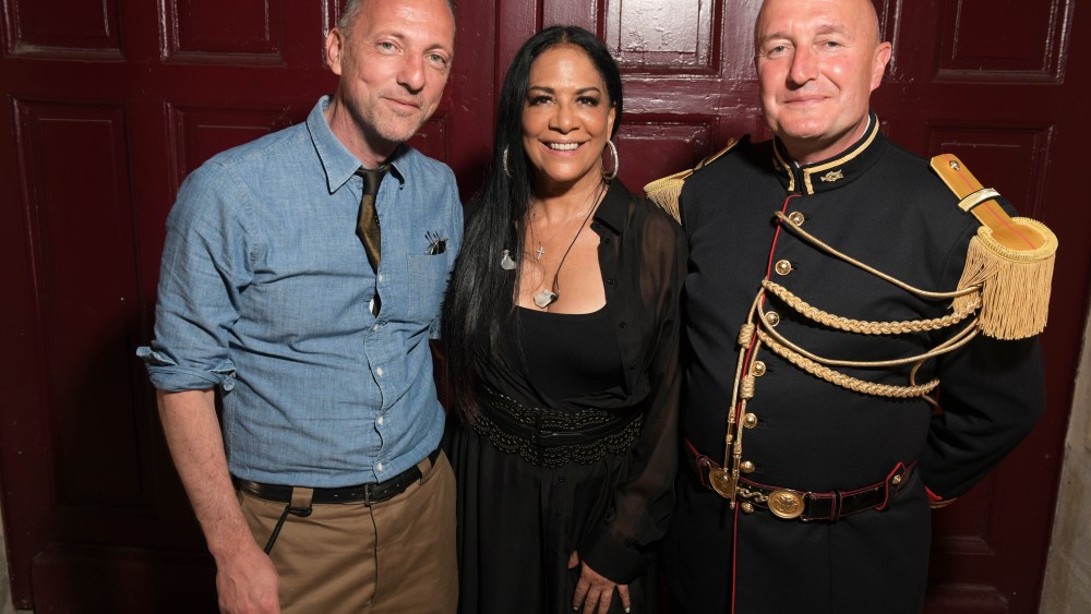 Olivier Saillard, Sheila E. and the leader of the Garde Républicaine drum corps.