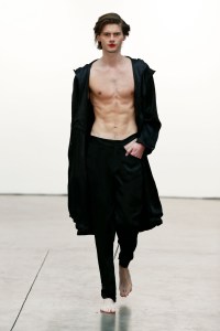 Wan Hung Men's Spring 2020