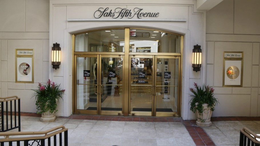 hudson's bay-offer-saks store