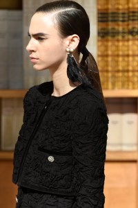 Details at Chanel Couture Fall 2019