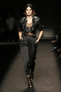 Isabeli Fontana on the catwalk